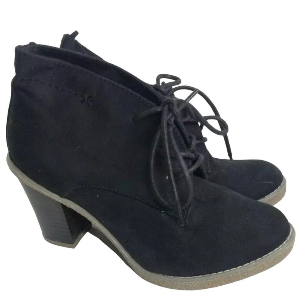 OLD NAVY Black Faux Suede Lace Up
Block Heel Size 7 in Women's